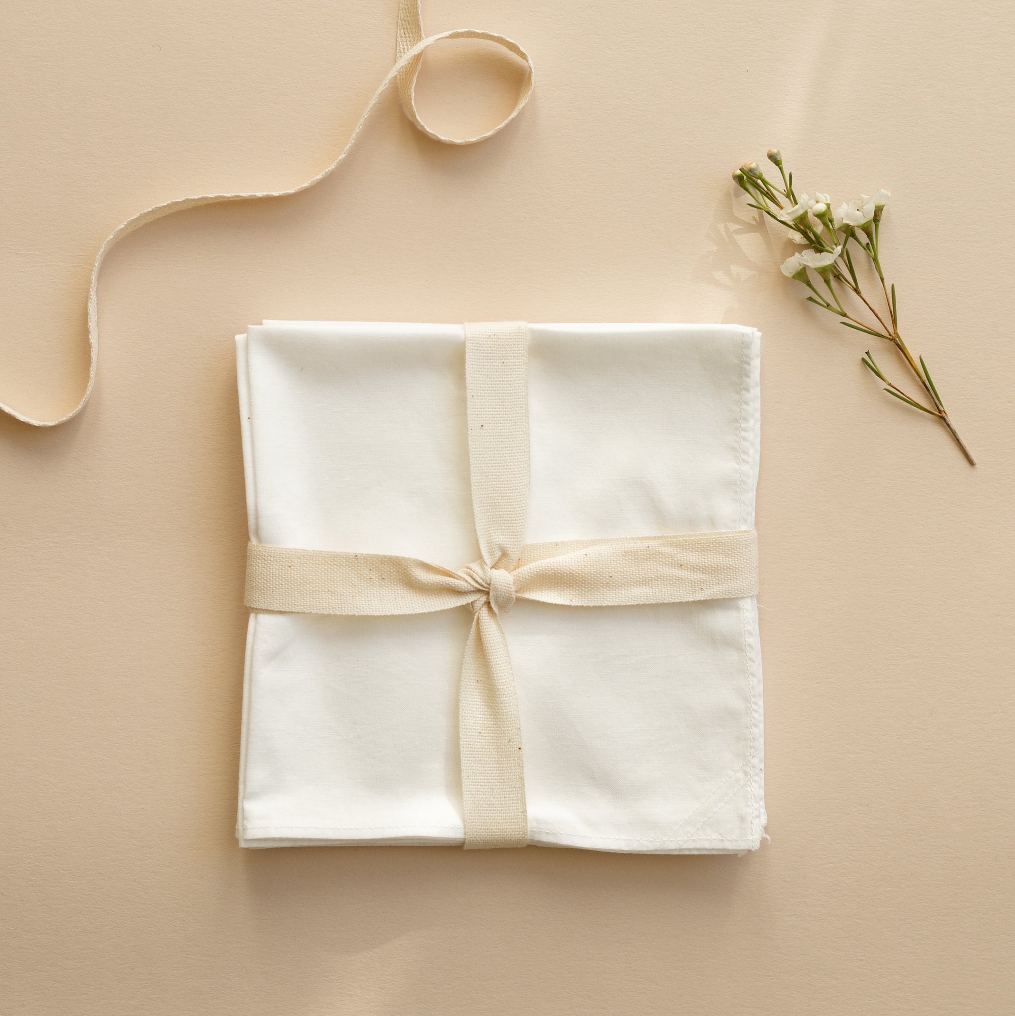 4 mouchoirs en tissu blanc coton de qualité. Mouchoir en tissu fabriqué Cholet